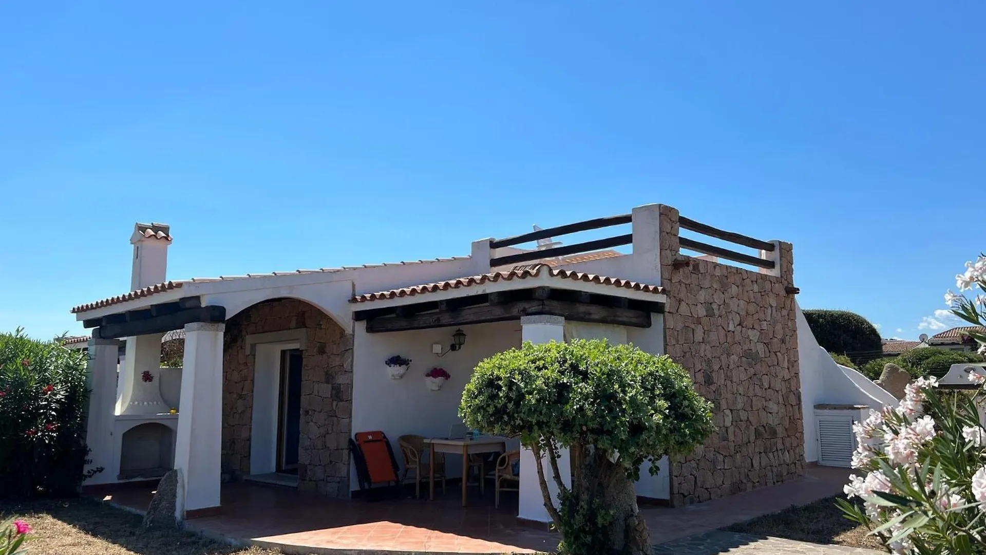 Villa A Few Steps From The Beach Santa Teresa Gallura
